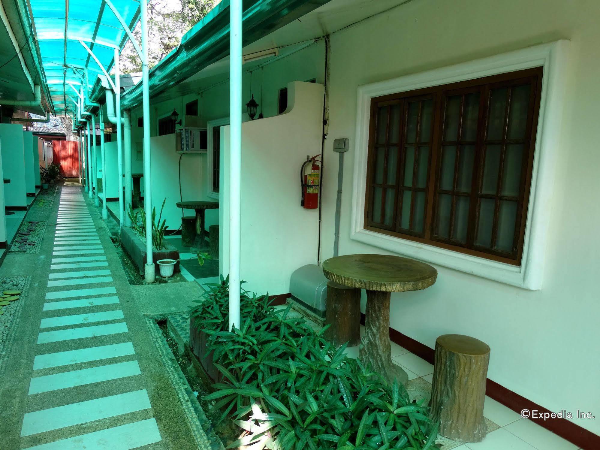 D'Lucky Garden Inn & Suites Puerto Princesa Exterior foto